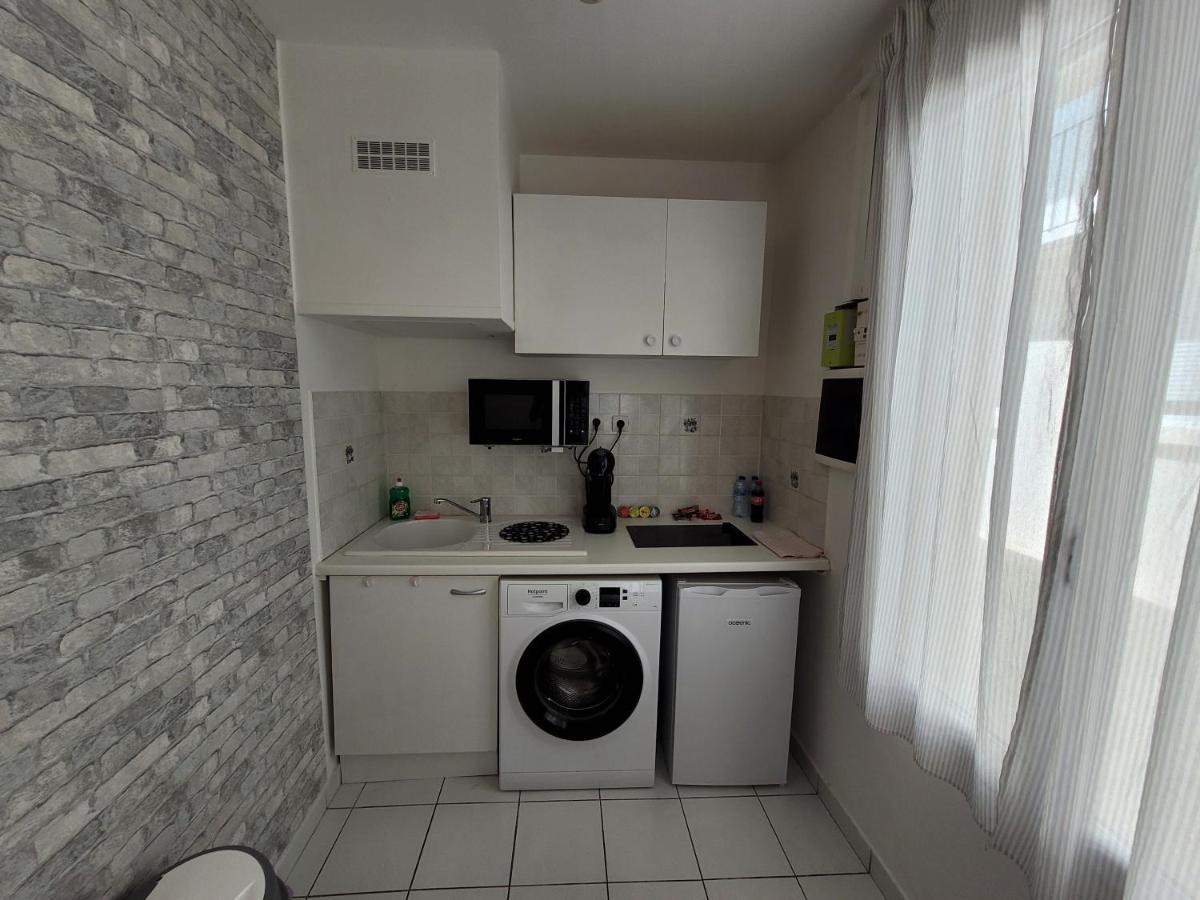 Appartement Spacieux 28M2 Avec Chambre Separee Issy-les-Moulineaux Exterior photo