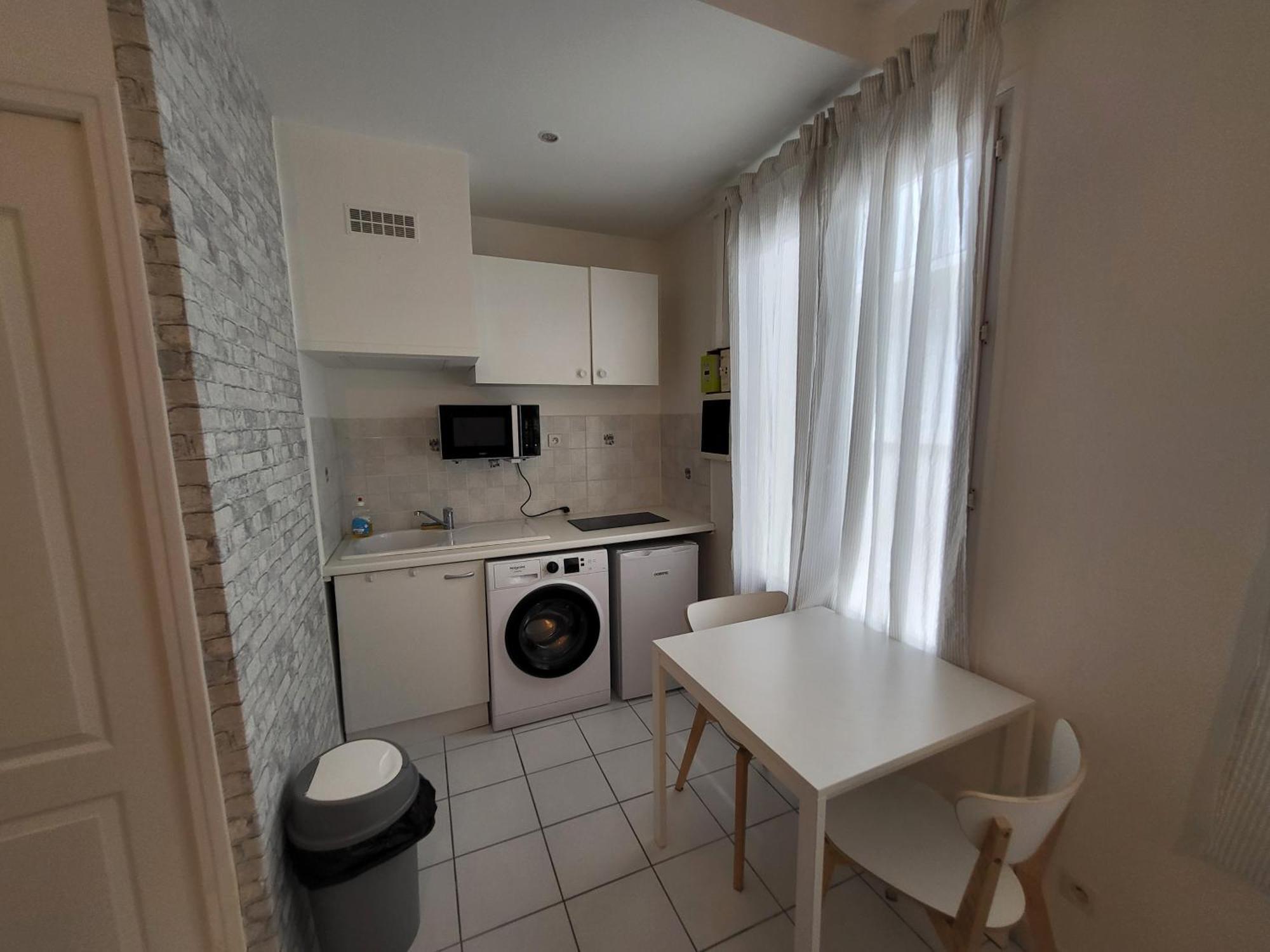 Appartement Spacieux 28M2 Avec Chambre Separee Issy-les-Moulineaux Exterior photo